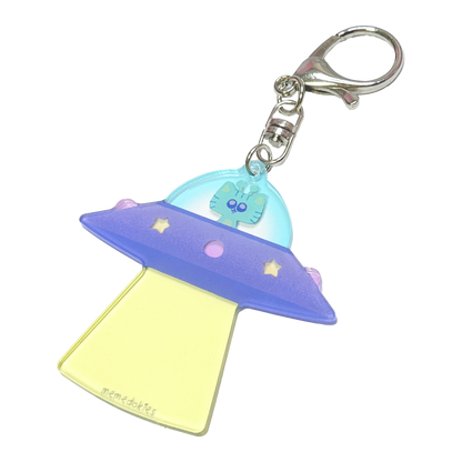 ALIEN KITTY UFO CHARM