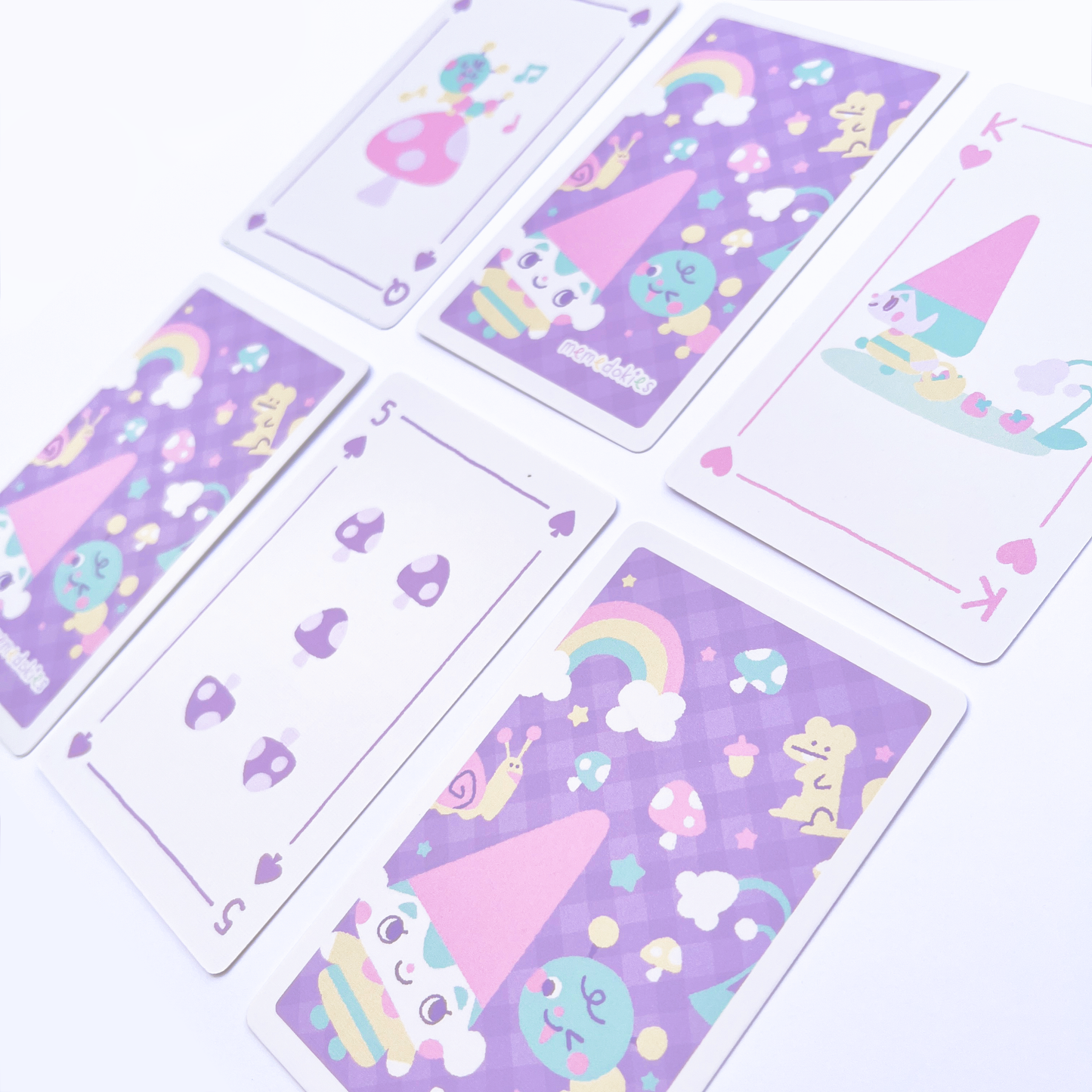 GNOME AND FRIENDS PLAYING CARDS